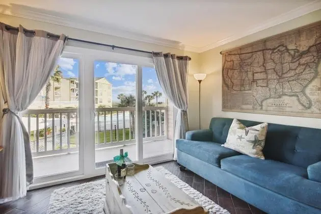 Daire, 1 Büyük (Queen) Boy Yatak ve Çekyat, Balkon, Plaj Manzaralı