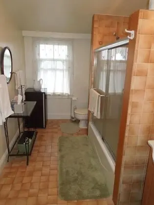 Oda (3rd Flr. East Suite With Shared Bath)