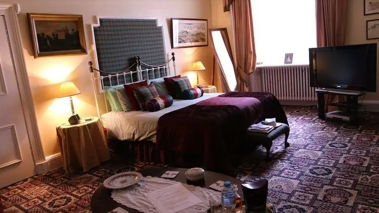 Traditional Tek Büyük Yataklı Oda, Banyolu/Duşlu, Bahçe Manzaralı (Caledonian Room)