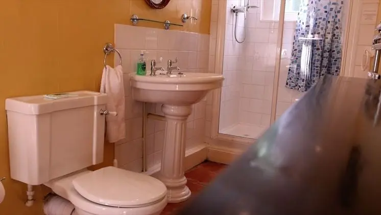 Traditional Tek Büyük Yataklı Oda, Banyolu/Duşlu, Bahçe Manzaralı (Caledonian Room)