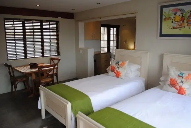 Standard Family Room with sea view (3)