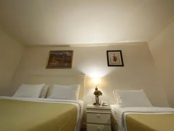 Deluxe Üç Kişilik Oda