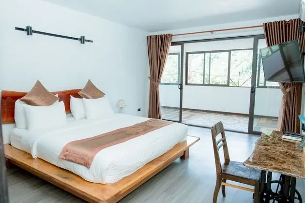 Deluxe Çatı Katı Süiti (Penthouse), 3 Yatak Odası, Jakuzi, Nehir Manzaralı