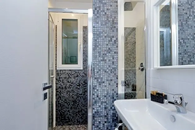 Executive Tek Büyük veya İki Ayrı Yataklı Oda, Avlu Manzaralı