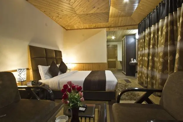 Luxury Tek Büyük Yataklı Oda, 1 Büyük (Queen) Boy Yatak, Tepe Manzaralı, Bahçeli