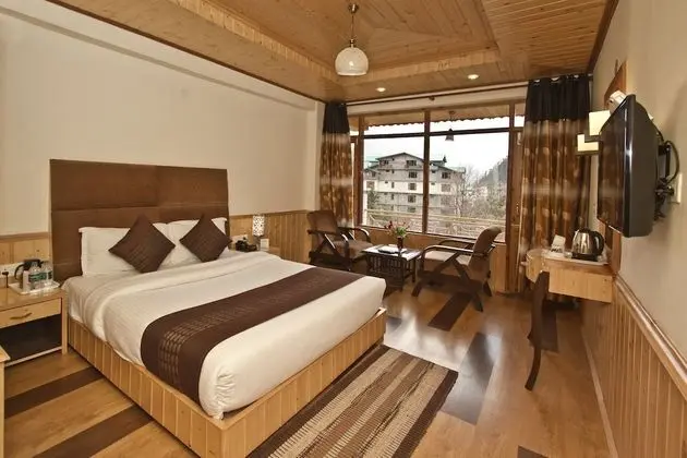Luxury Tek Büyük Yataklı Oda, 1 Büyük (Queen) Boy Yatak, Tepe Manzaralı, Bahçeli