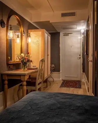 Captain's Small Double Room