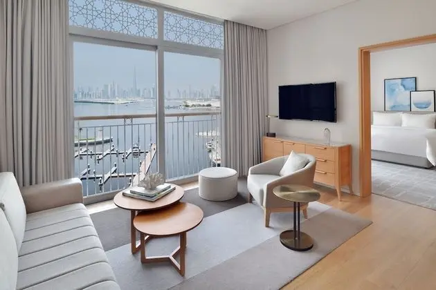 Premier Suite Corner Marina View