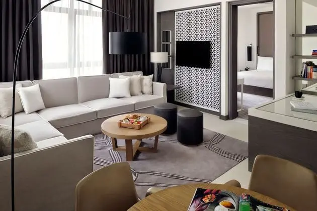 Junior Süit, 1 En Büyük (King) Boy Yatak, Balkon, Şehir Manzaralı