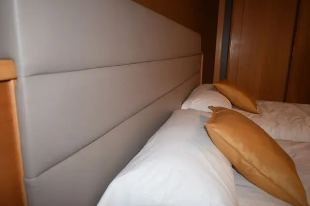 Family Oda, Avlu Manzaralı