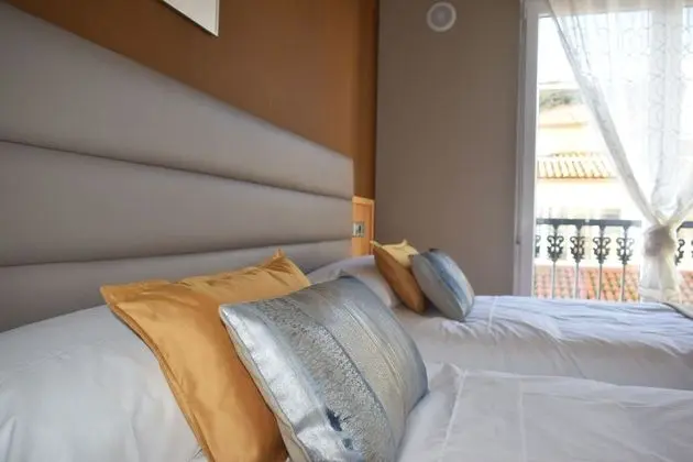 Family Oda, Avlu Manzaralı