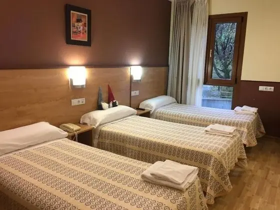 Standard Üç Kişilik Oda