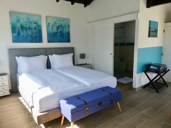 Design Tek Büyük veya İki Ayrı Yataklı Oda