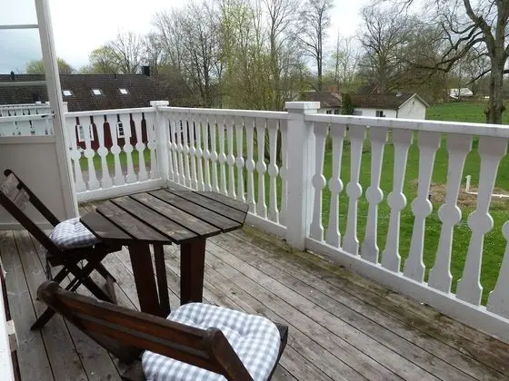 Tek Büyük Yataklı Oda, Balkon, Bahçe Manzaralı