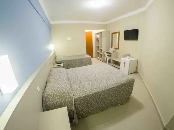 Üç Kişilik Oda (1 cama de casal e 1 cama solteiro)