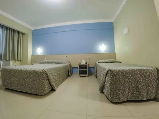 Üç Kişilik Oda (1 cama de casal e 1 cama solteiro)