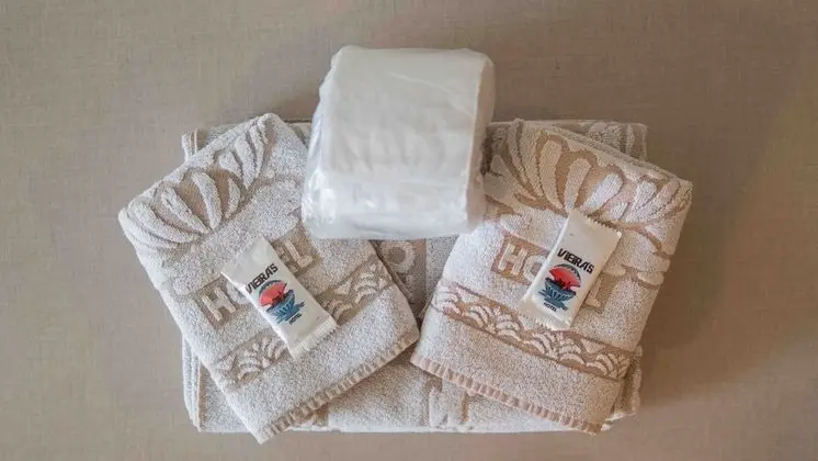 Üç Kişilik Oda (1 cama de casal e 1 cama solteiro)