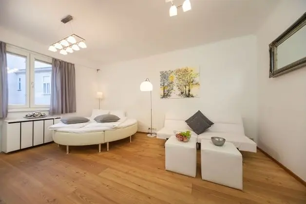 Standard Stüdyo, Küvet, Avlu