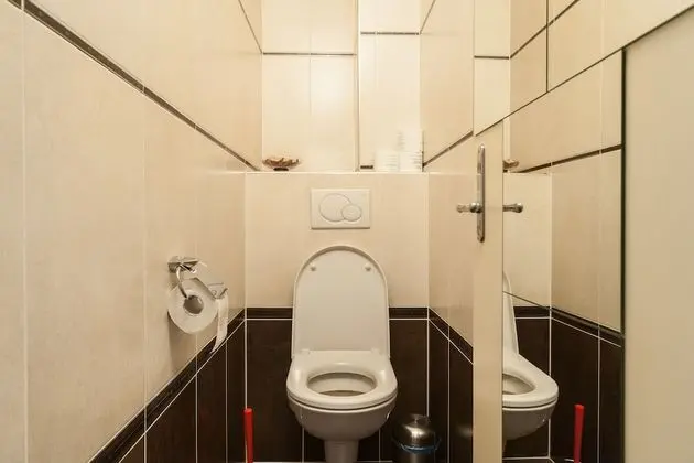 Standard Stüdyo, Küvet, Avlu