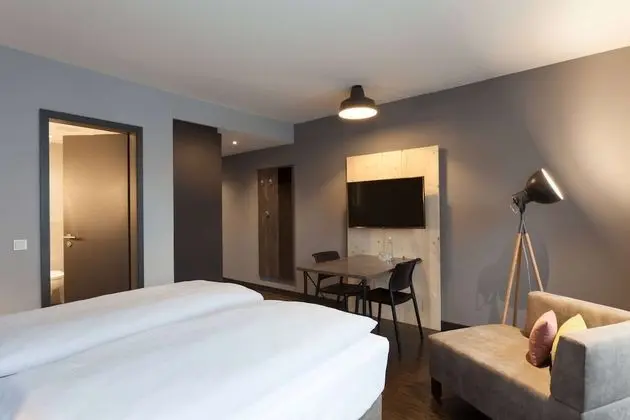 Oda, 2 Tek Kişilik Yatak, Business Dinlenme Salonu Kullanımı (Lounge)