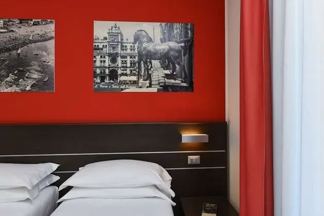 Üç Kişilik Oda, Balkon