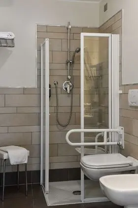 Üç Kişilik Oda, Balkon