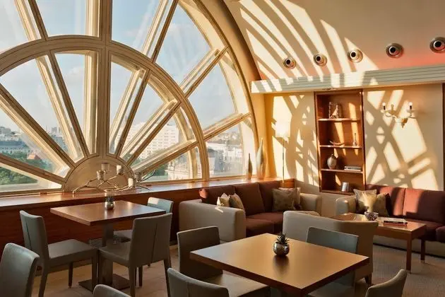Junior Süit, 1 En Büyük (King) Boy Yatak, Sigara İçilmez (M Club Lounge Access)
