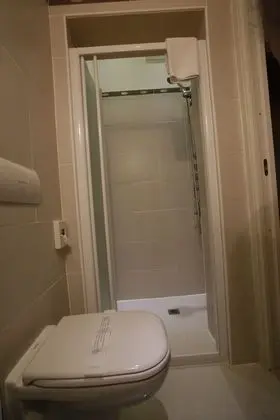 Economy Tek Büyük Yataklı Oda