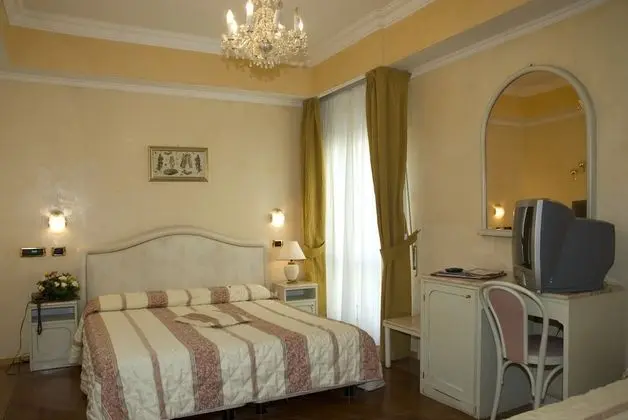 Üç Kişilik Oda