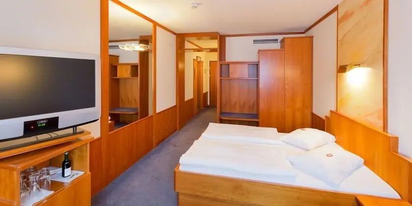 Comfort Tek Büyük Yataklı Oda