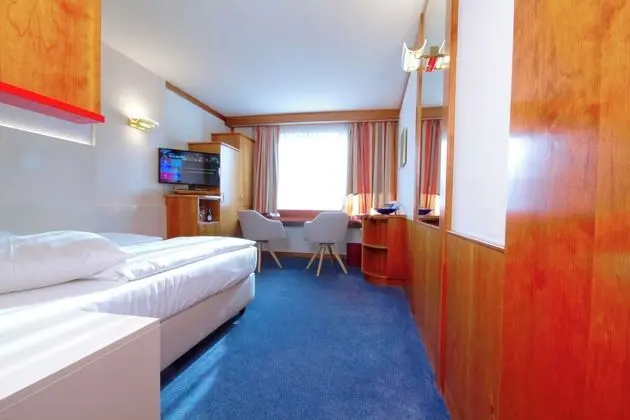 Comfort Tek Büyük Yataklı Oda