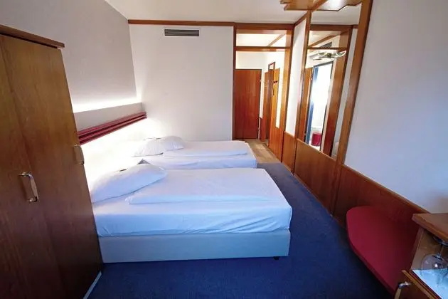 Comfort Tek Büyük Yataklı Oda