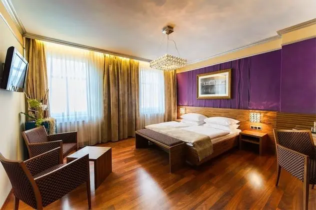 Deluxe Tek Büyük Yataklı Oda