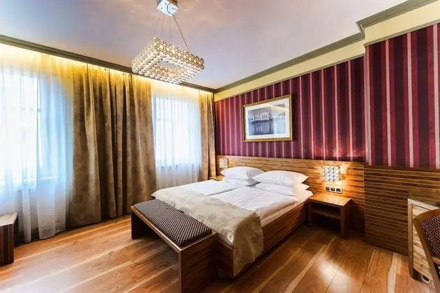 Deluxe Tek Büyük Yataklı Oda
