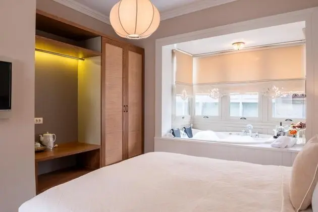 Jakuzili Deluxe Oda, Şehir Manzaralı, Jakuzili
