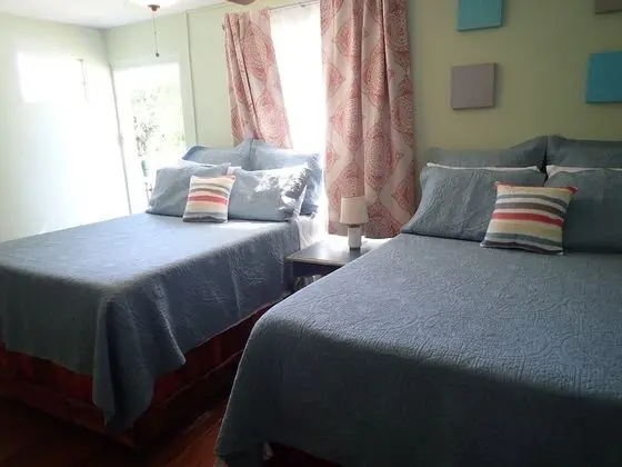 Deluxe Tek Büyük Yataklı Oda, 2 Çift Kişilik Yatak, Balkon, Kısmi Deniz Manzaralı