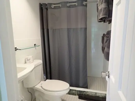 Deluxe Tek Büyük Yataklı Oda, 2 Çift Kişilik Yatak, Balkon, Kısmi Deniz Manzaralı