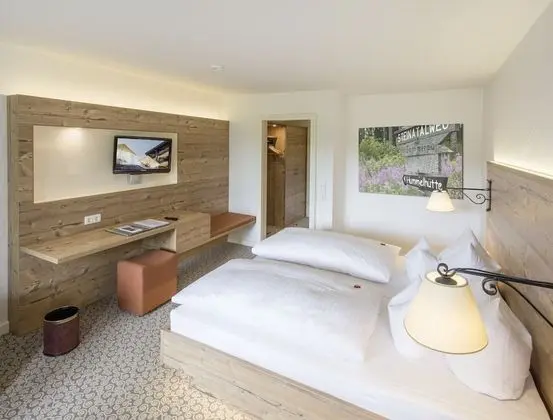 City Tek Büyük Yataklı Oda