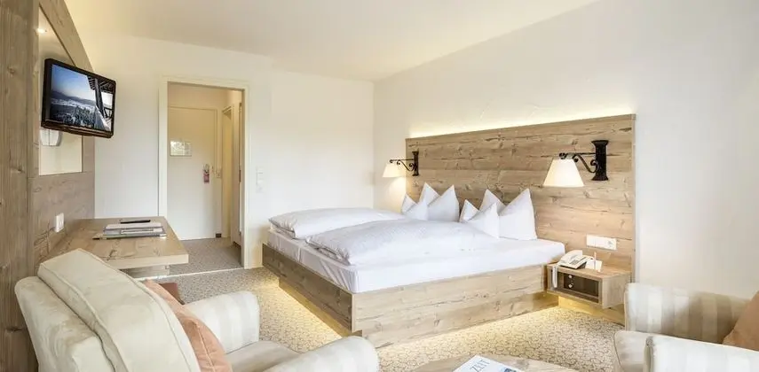 City Tek Büyük Yataklı Oda