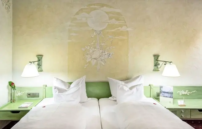 City Tek Büyük Yataklı Oda