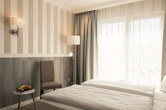 Deluxe Tek Büyük Yataklı Oda, Bahçe Manzaralı