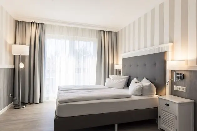 Deluxe Tek Büyük Yataklı Oda, Bahçe Manzaralı