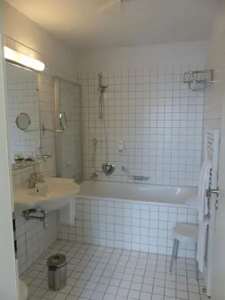 Standard Tek Büyük veya İki Ayrı Yataklı Oda, Engellilere Uygun, Avlu Manzaralı