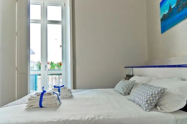 Exclusive Tek Büyük Yataklı Oda