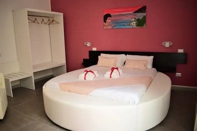 Romantic Tek Büyük Yataklı Oda