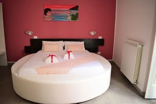 Romantic Tek Büyük Yataklı Oda