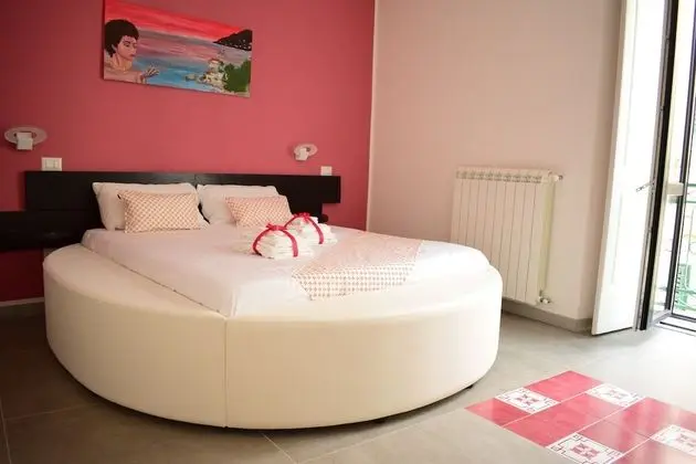 Romantic Tek Büyük Yataklı Oda