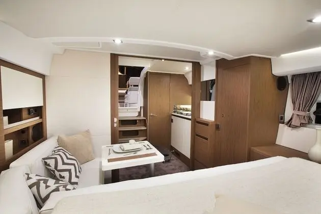 Kulübe (Yacht - 2 Cabins)