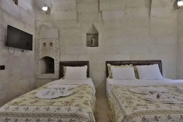 Üç Kişilik Oda