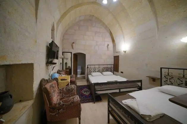 Üç Kişilik Oda